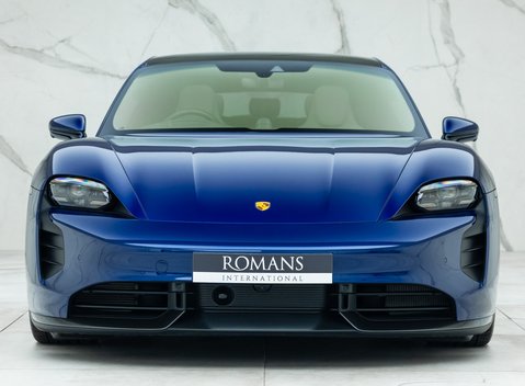 Porsche Taycan GTS Sport Turismo 4