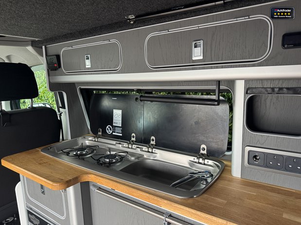 Volkswagen Transporter Highline|Camper|4 Berth|4 Belt|Pop Top|Kitchen|Euro 6 10