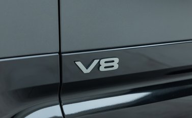 Land Rover Defender 110 V8 Carpathian Edition 31