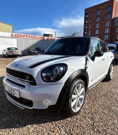 Mini Countryman COOPER S ALL4.. 7 MAIN DEALER SERVICES.. CHILLI 2 & MEDIA PACK.. 1 PREVIOUS 3