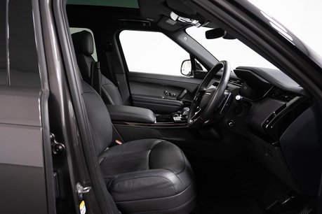Land Rover Range Rover Sport 3.0 D300 MHEV Dynamic SE SUV 5dr Diesel Auto 4WD Euro 6 (s/s) (300 ps) 4
