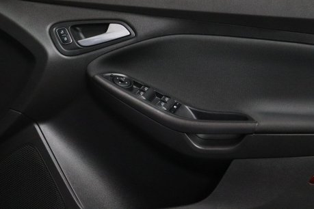 Ford Focus ST-LINE X 36