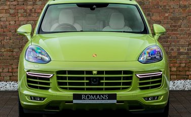 Porsche Cayenne Turbo S 4