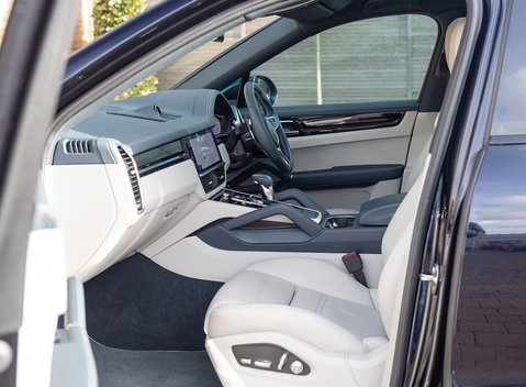 Porsche Cayenne E-Hybrid Coupé 17