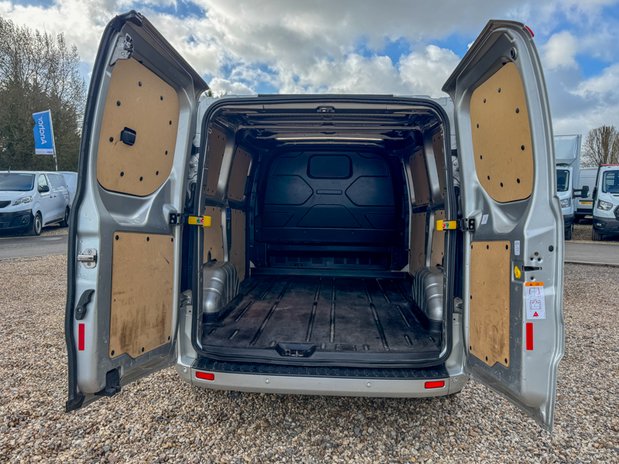 Ford Transit Custom AUTO SWB [SOLD KH] L1H1 Limited 320 Air Con Alloys Camera Sensors SELECT 8
