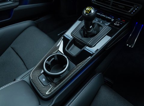 Porsche 911 GT3 Touring (992) 21