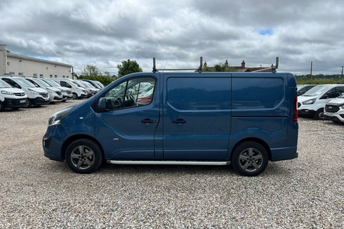 Vauxhall Vivaro SWB L1H1 Low Roof Sportive 2700 Air Con Alloys Sensors EURO 6 NO VAT