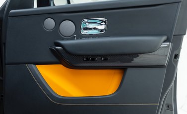 Rolls-Royce Cullinan Black Badge 24
