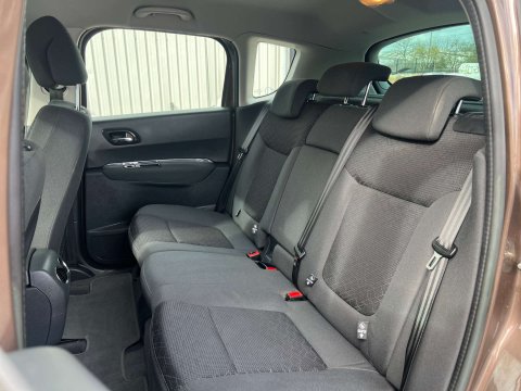 Peugeot 3008 1.6 3008 Active HDi 5dr 25