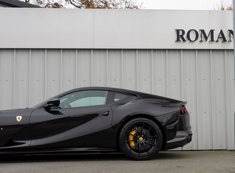 Ferrari 812 Superfast 29