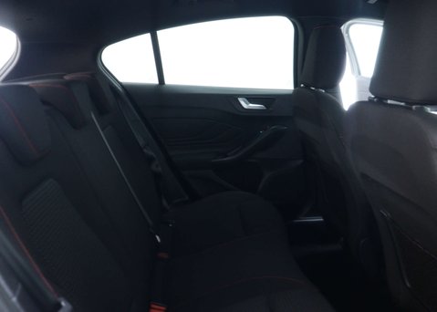 Ford Focus 1.0 Focus ST-Line MHEV Auto 5dr 45