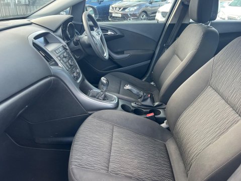 Vauxhall Astra 1.6i Design Euro 6 5dr 23