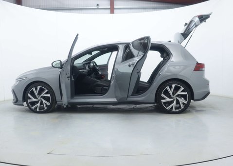 Volkswagen Golf 1.5 eTSI MHEV R-Line Hatchback 5dr Petrol Hybrid DSG Euro 6 (s/s) (150 ps) 59