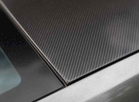 Aston Martin Vanquish S 29