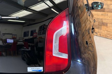 Volkswagen Up 1.0 High up! Hatchback 5dr Petrol ASG Euro 5 (75 ps) 74