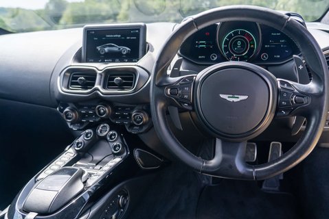 Aston Martin Vantage 4.0 V8 Coupe 12
