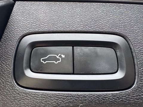 Volvo XC60 2.0 D5 PowerPulse Inscription Auto AWD Euro 6 (s/s) 5dr 57