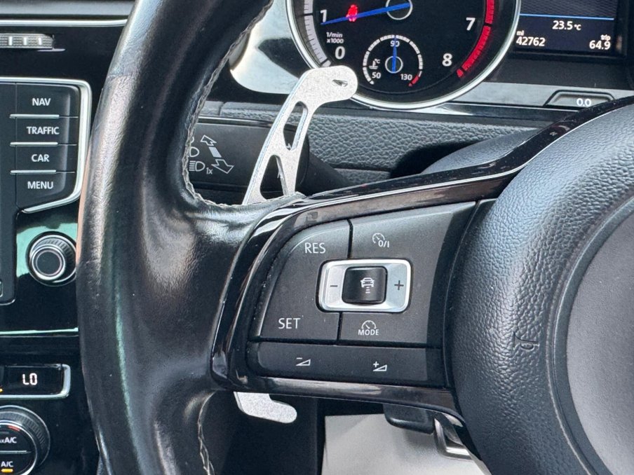 2016 Volkswagen Golf — image 36