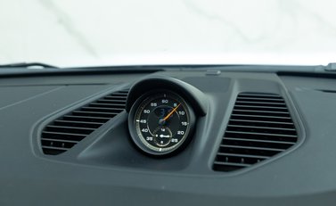 Porsche 911 GT3 (991.2) 18