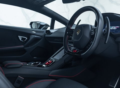 Lamborghini Huracan LP640-4 EVO 14
