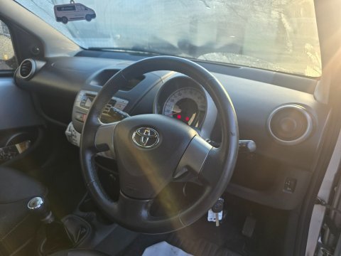 Toyota Aygo VVT-I ICE 11