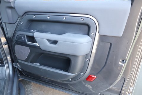 Land Rover Defender 90 HARD TOP MHEV GENUINE REAR SEATS FITTED COST 6K PLUS VAT AT DEALER 27