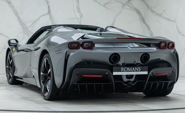 Ferrari SF90 Spider 13