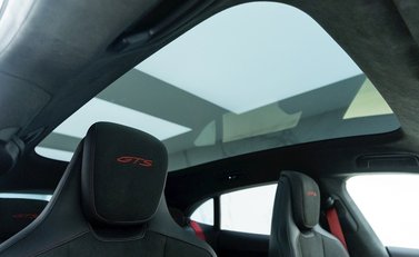 Porsche Taycan GTS Sport Turismo 12