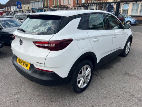 Vauxhall Grandland X 1.2 Turbo SE Euro 6 (s/s) 5dr 6