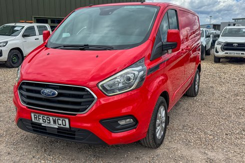 Ford Transit Custom SWB L1H1 Low Roof Limited 280 Air Con Nav Sensors EURO 6