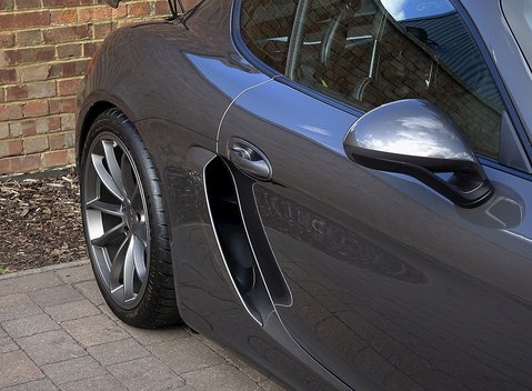 Porsche Cayman GT4 Clubsport 5