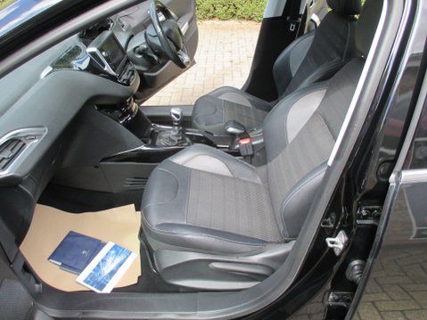 Peugeot 2008 1.2 PureTech Allure Premium Euro 6 (s/s) 5dr 26