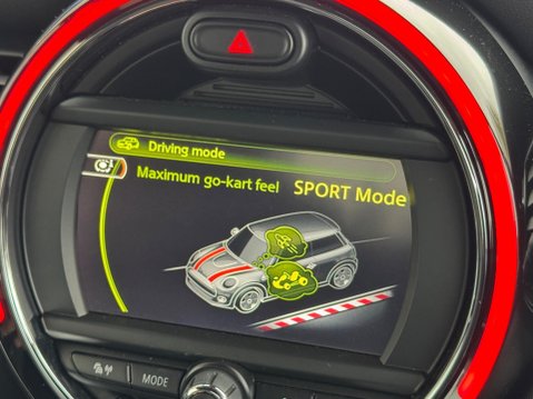 Mini Hatch 1.5 Cooper Euro 6 (s/s) 3dr 23