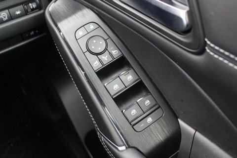Nissan Qashqai 5dr 1.3 DIG-T MHEV N-Connecta Petrol Hybrid Glass Roof Pack 18