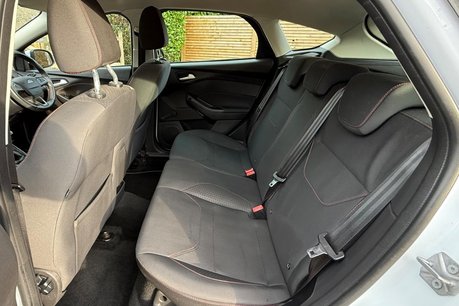 Ford Focus ZETEC S TDCI 29