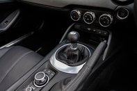 Mazda MX-5 SPORT 32