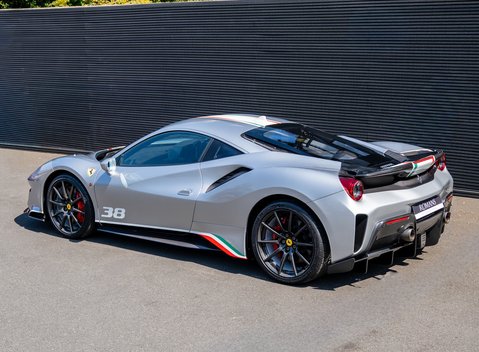 Ferrari 488 Pista Piloti 4