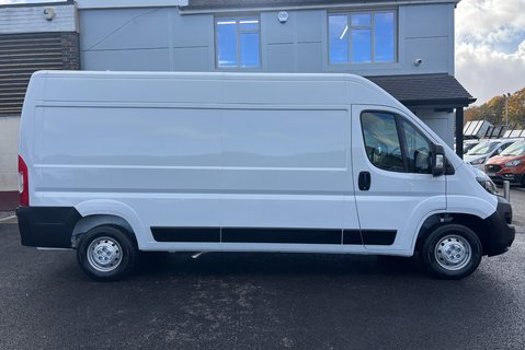 Peugeot Boxer BlueHdi 335 L3H2 Professional Premium Plus Panel Van 10