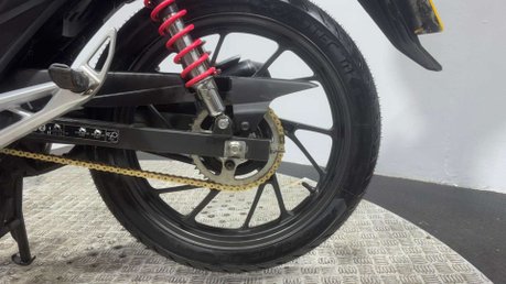 Honda CB GLR 125 2019 ONLY 10K NEW MOTSERVICED 125CC LEARNER BIKE CBF125 8