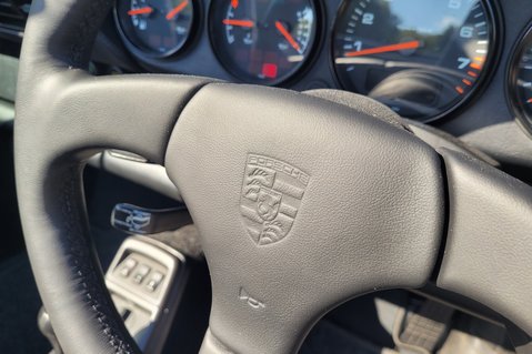 Porsche 911 CARRERA 2 42