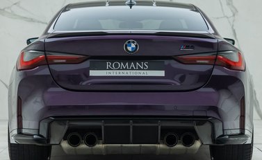 BMW M4 COMPETITION 8