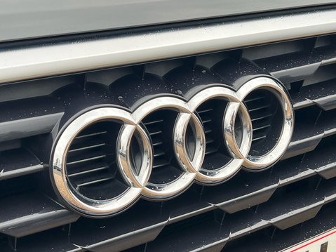 Audi Q2 TFSI SE 15