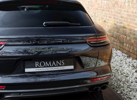 Porsche Panamera Turbo S E-Hybrid Sport Turismo 25