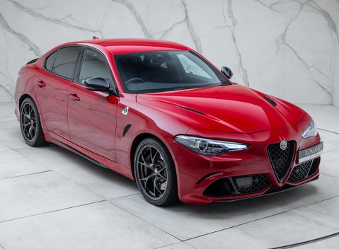 Alfa Romeo Giulia QUADRIFOGLIO 11
