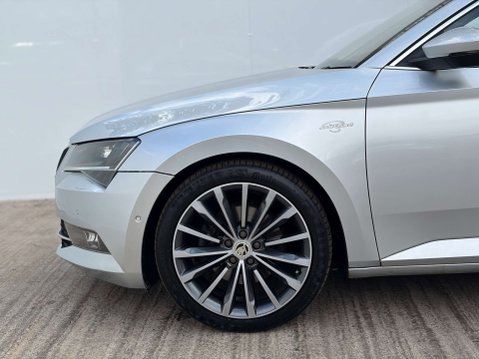 Skoda Superb 2.0 Superb Laurin & Klement TSi Semi-Auto 5dr 57