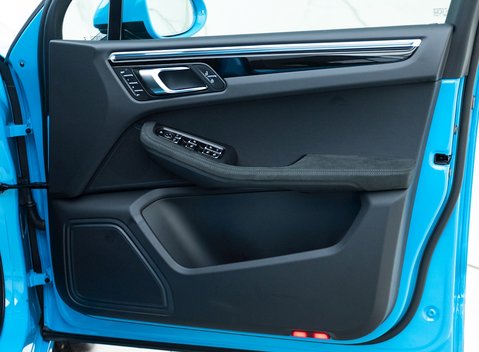 Porsche Macan GTS 22