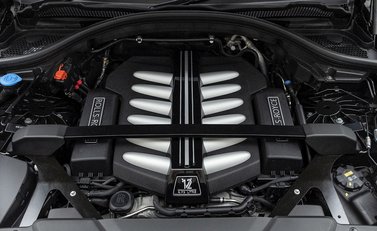 Rolls-Royce Cullinan 33