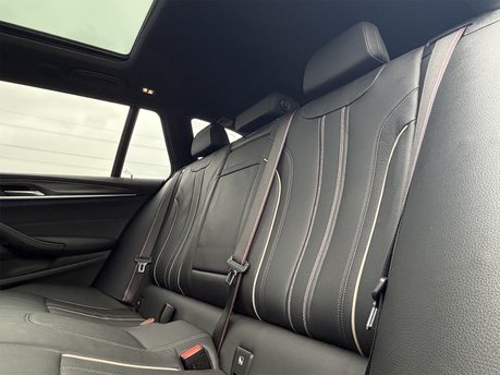 BMW 5 Series 520D M SPORT TOURING MHEV 65
