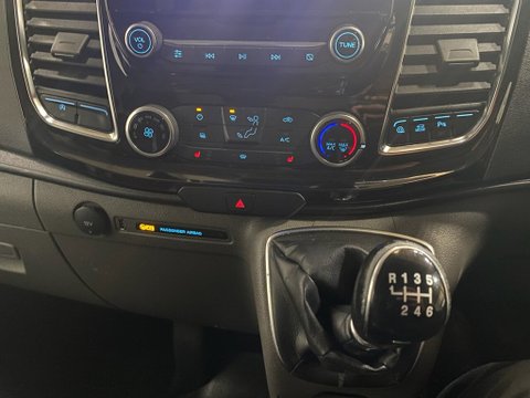 Ford Transit Custom 300 LIMITED P/V ECOBLUE L1H1 15