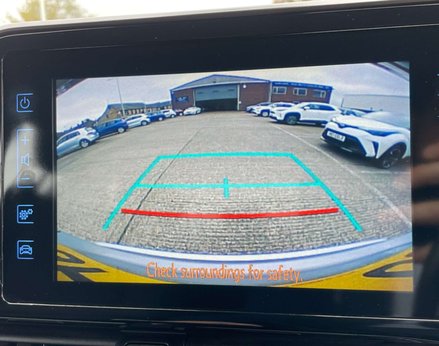 Toyota C-HR 1.8 C-HR Icon HEV CVT 5dr 39